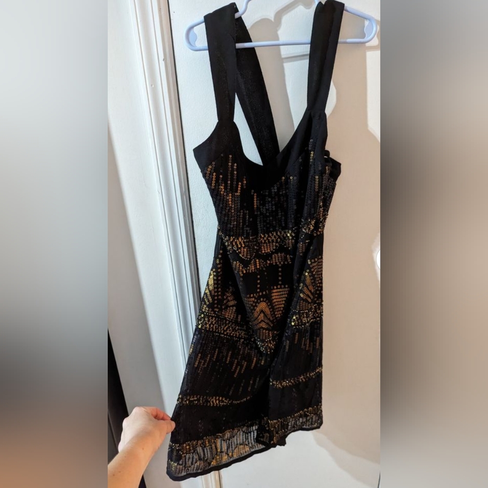 Forever 21 xs black dress with gold sequin NWT!